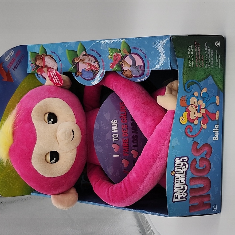 Fingerlings Hugs Interactive Plush Toy